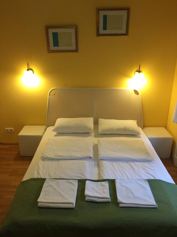 Club Apartments & Rooms Budapest Ruang foto