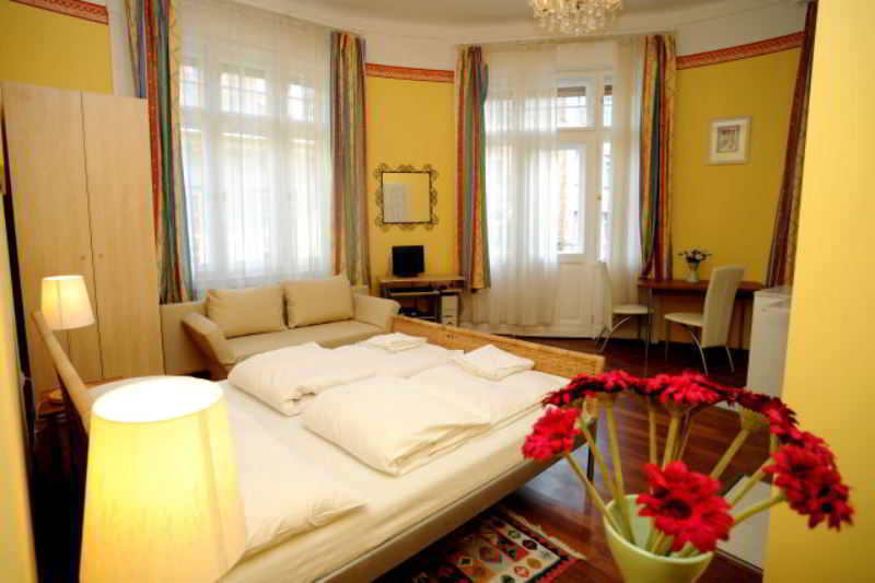 Club Apartments & Rooms Budapest Bagian luar foto