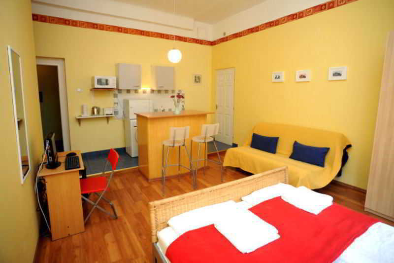 Club Apartments & Rooms Budapest Bagian luar foto