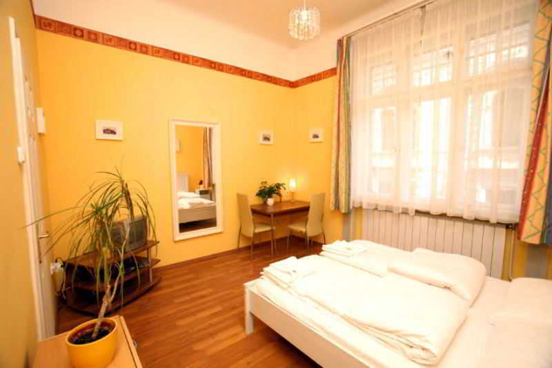 Club Apartments & Rooms Budapest Bagian luar foto