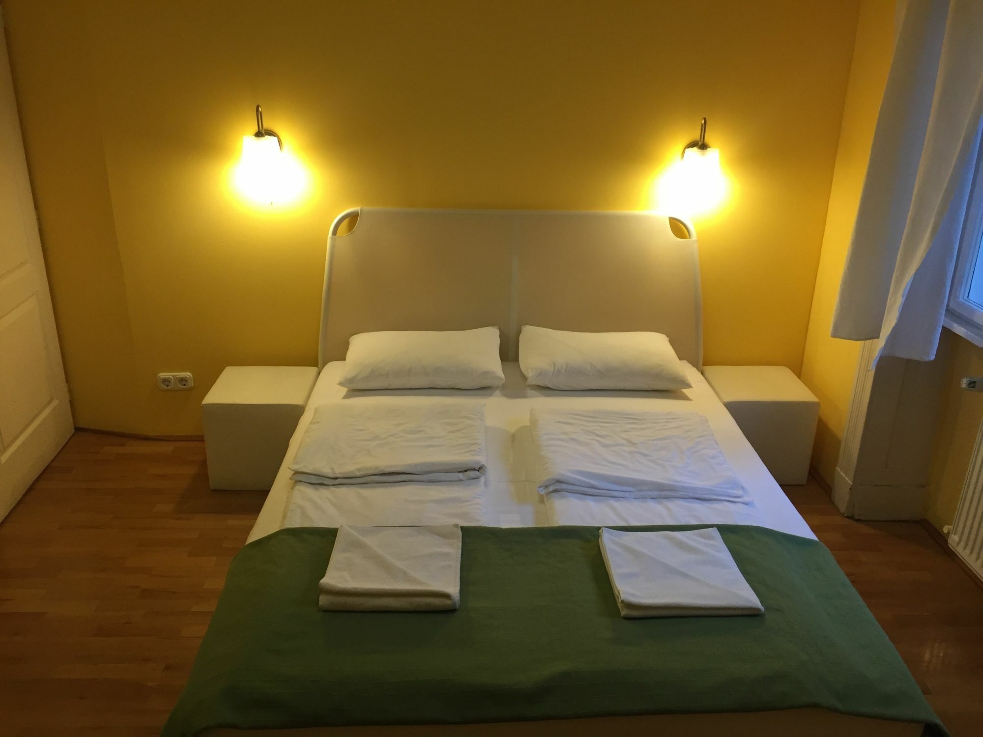 Club Apartments & Rooms Budapest Bagian luar foto